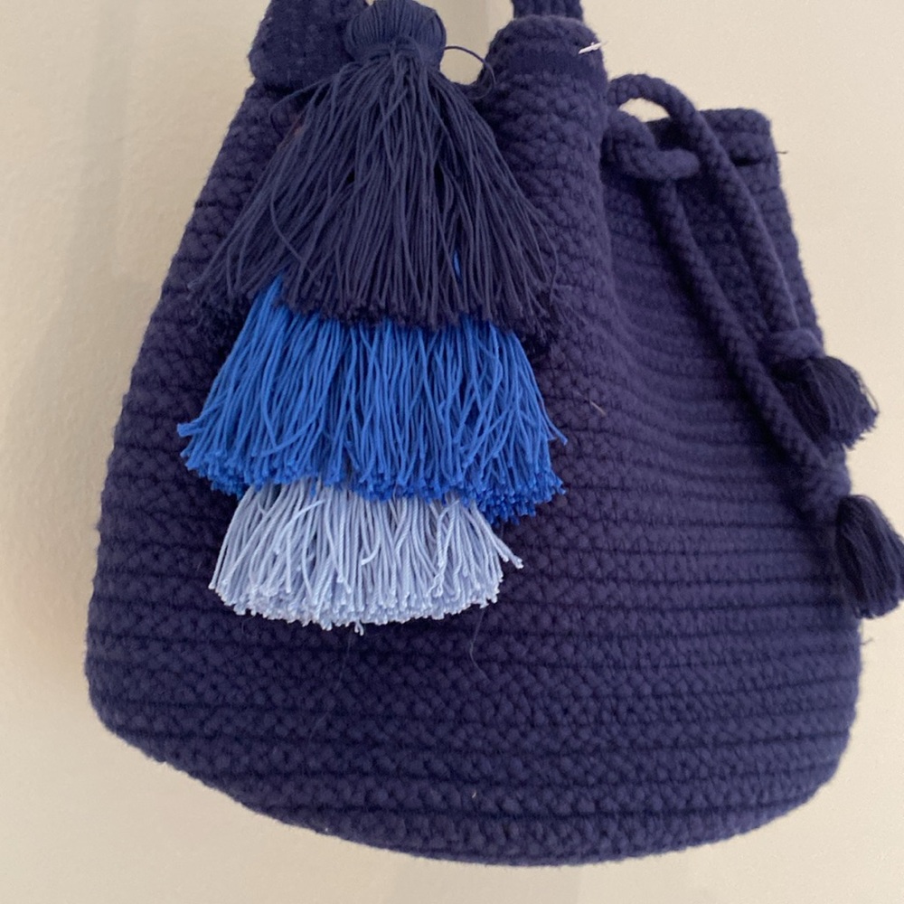 Navy cotton crochet drawstring crossbody bucket bag w/ big blue tassel NWT